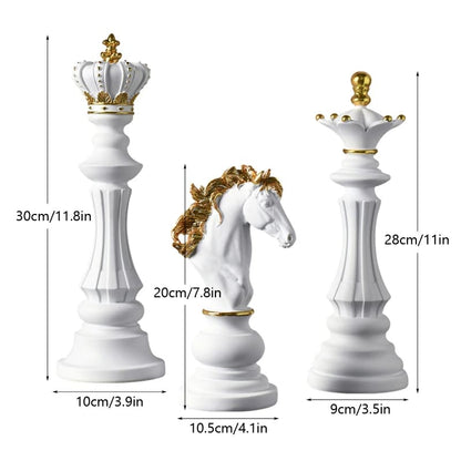 Decoração de Mesa em Resina com Estátua e Peças de Xadrez