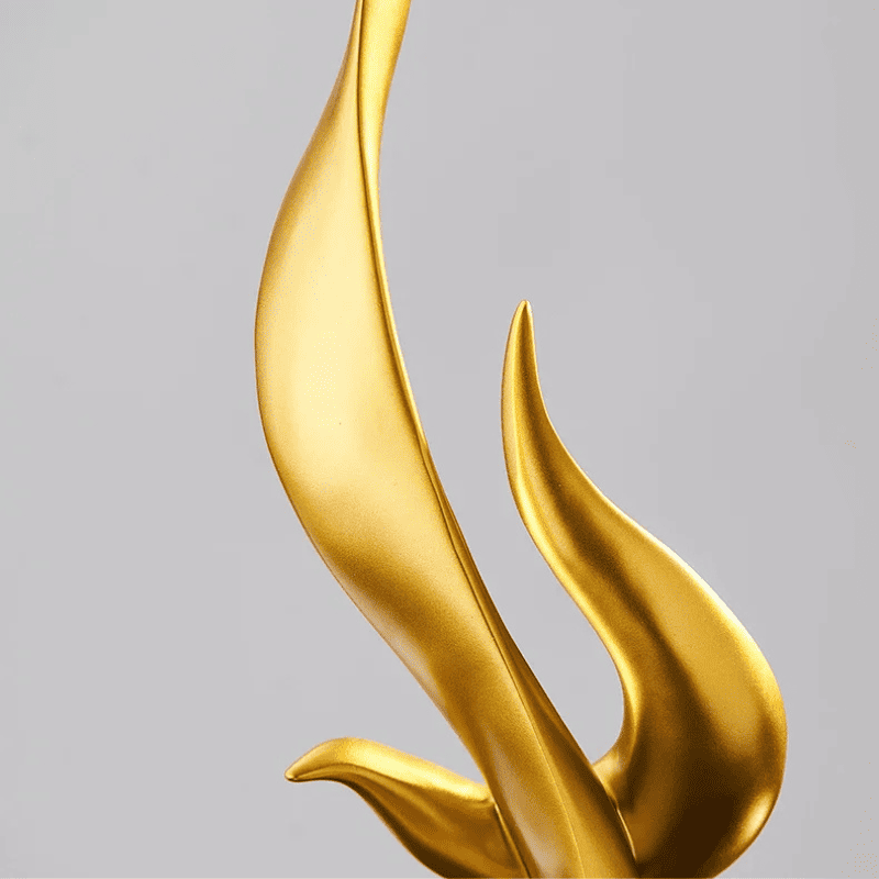 Escultura Abstrata em Resina para Decoração de Sala - Design em Chamas