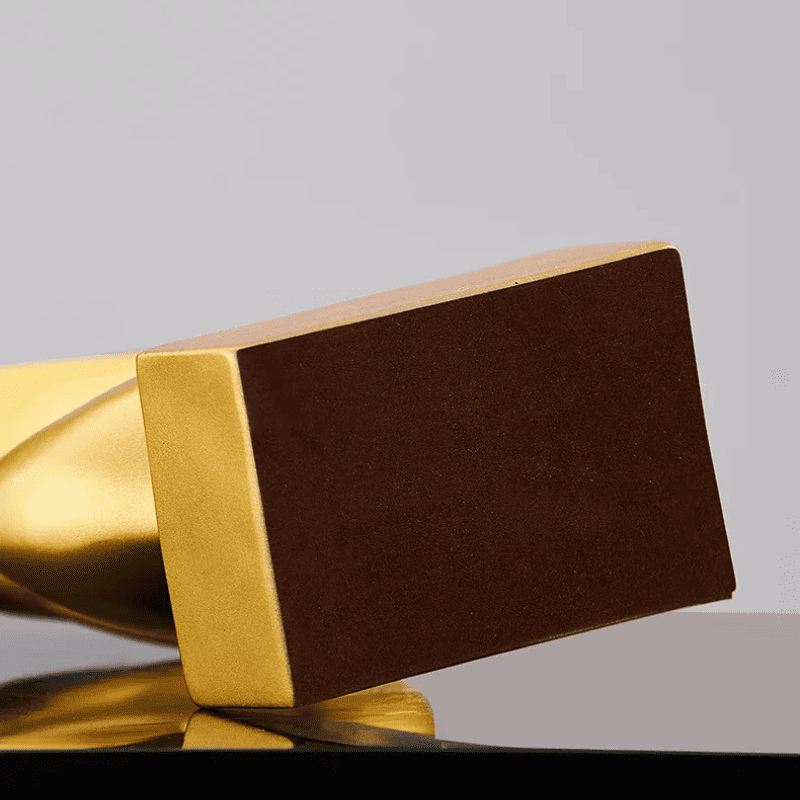 Escultura Abstrata em Resina para Decoração de Sala - Design em Chamas