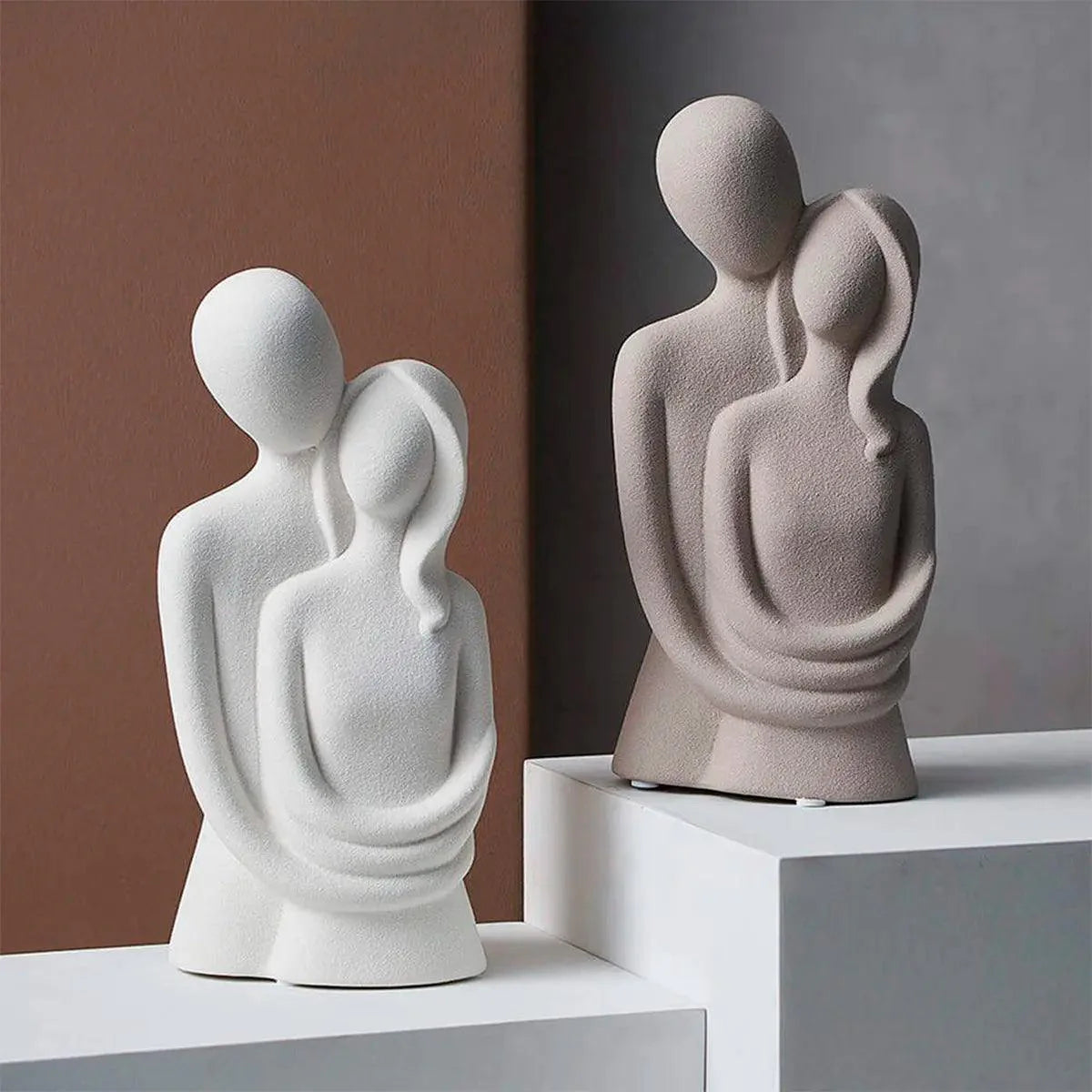 Escultura Decorativa em Resina - Amor Entrelaçado para Decoração de Ambiente