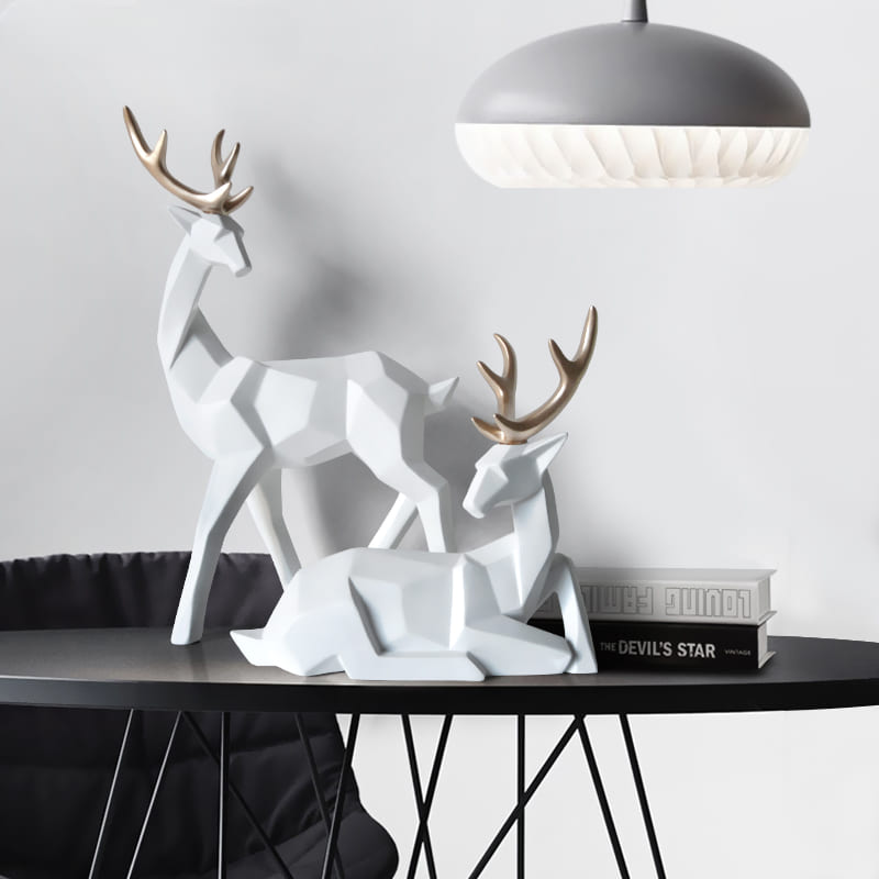 Estátua de Cervo em Resina para Decoração de Mesa - 2 Peças