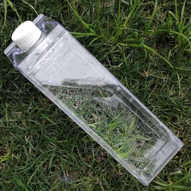 Garrafa Transparente com Design de Caixa de Leite - Opções de 500ml e 1000ml