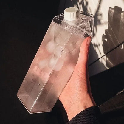 Garrafa Transparente com Design de Caixa de Leite - Opções de 500ml e 1000ml