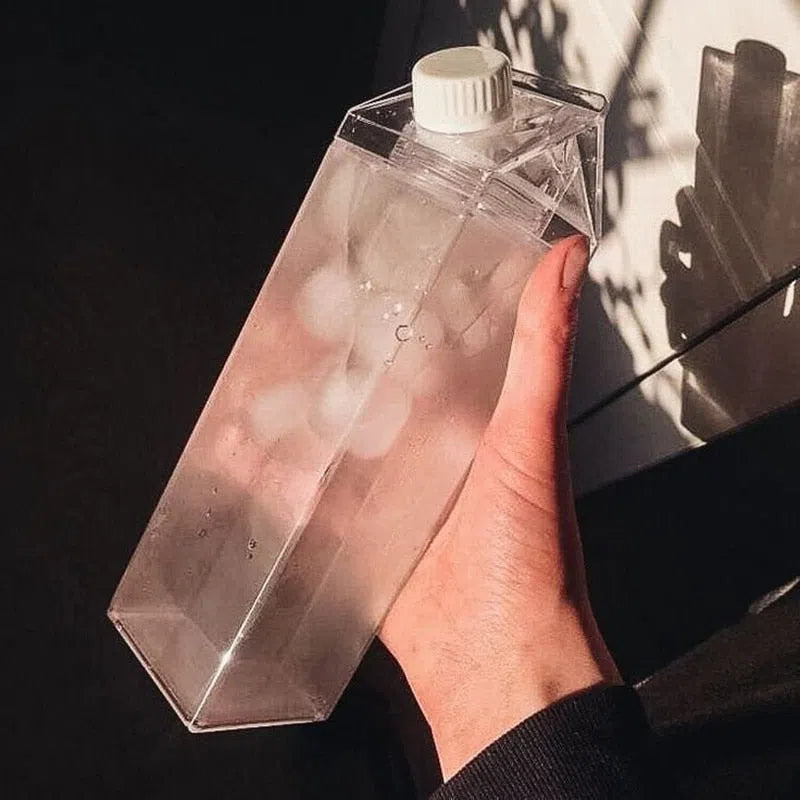 Garrafa Transparente com Design de Caixa de Leite - Opções de 500ml e 1000ml