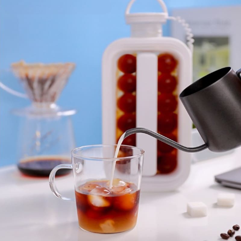 Garrafa de Água com Formato de Gelo Redondo - Ideal para Bebidas Frescas