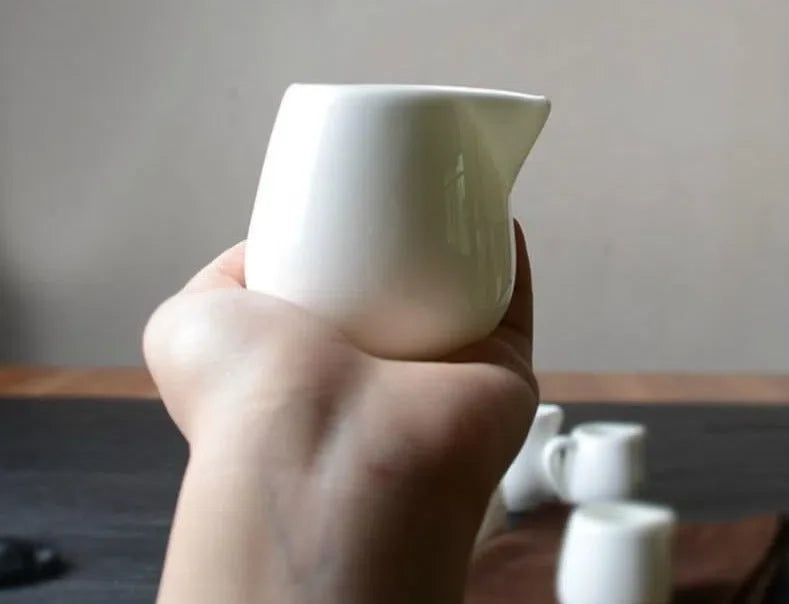 Jarra Minimalista de Cerâmica Estilo Europeu - Disponível em 50ml, 100ml e 240ml