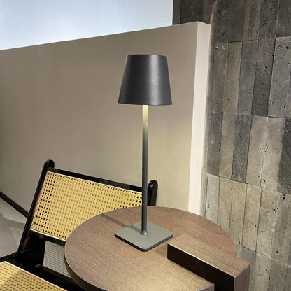 Luminária Portátil Sem Fio Recarregável LED para Interior e Exterior