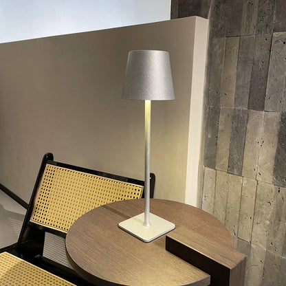 Luminária Portátil Sem Fio Recarregável LED para Interior e Exterior