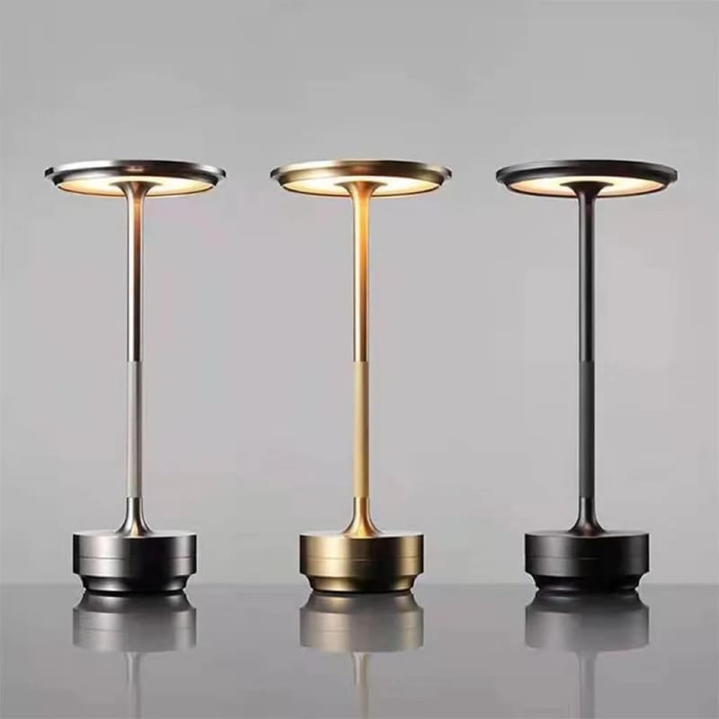 Luminária de Mesa LED Sem Fio Recarregável em Metal