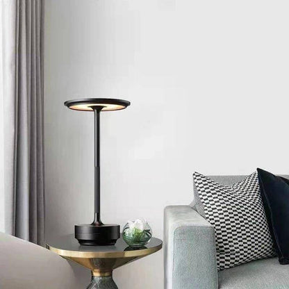 Luminária de Mesa LED Sem Fio Recarregável em Metal