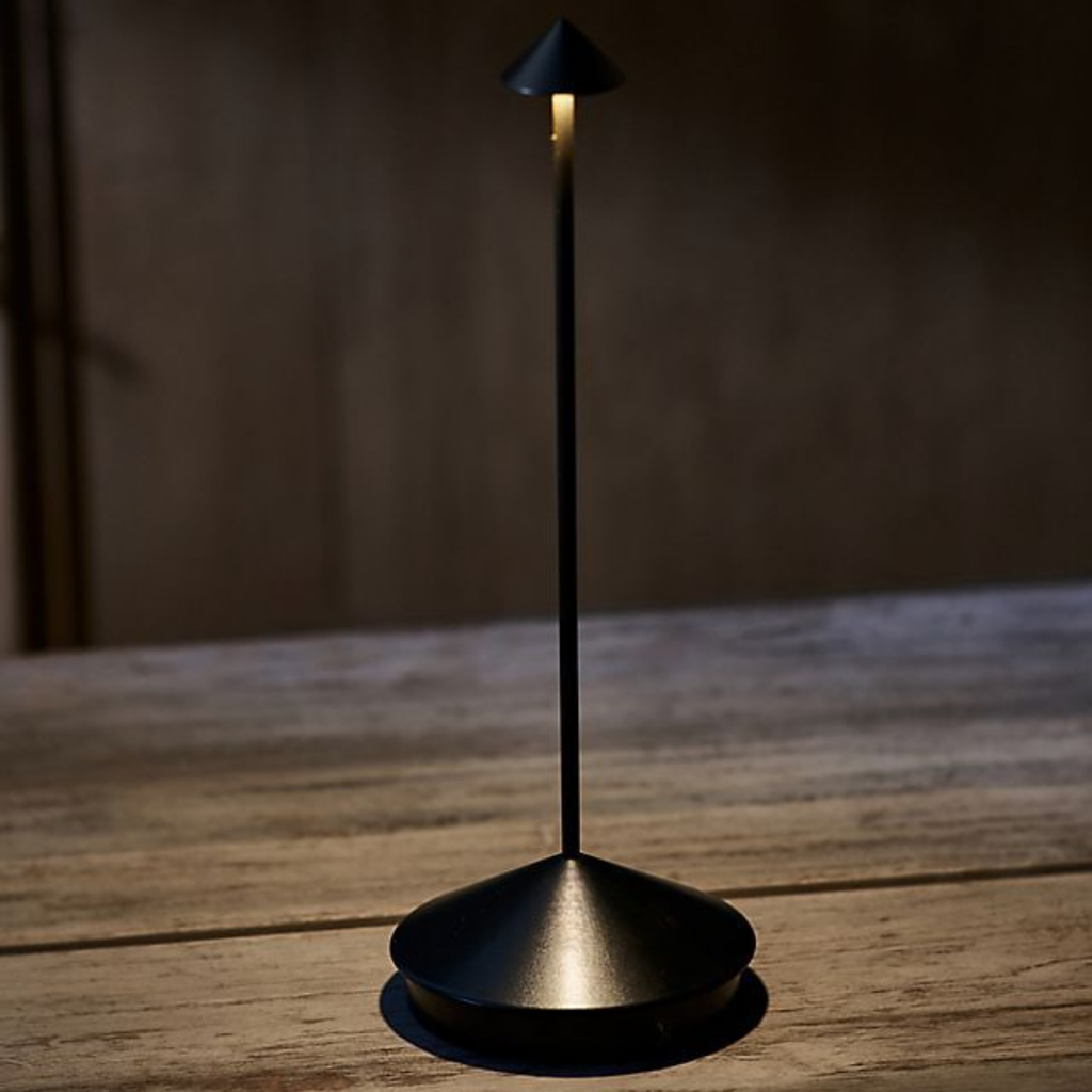 Luminária de Mesa Portátil Dilla - Iluminação Compacta e Moderna para Escritório e Estudo