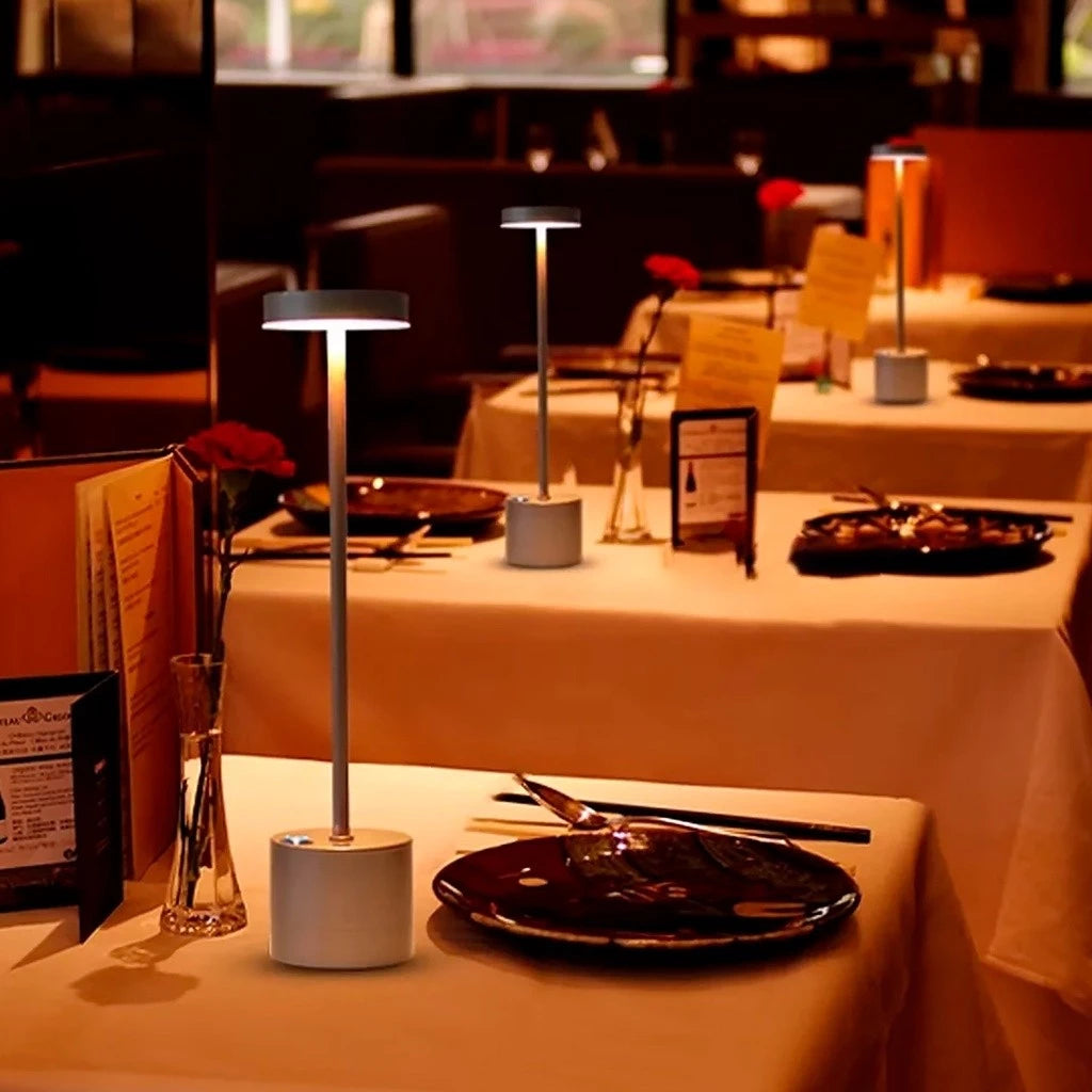 Luminária de Mesa Portátil Sem Fio com Luz LED