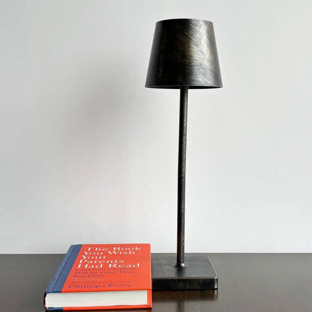 Luminária de Mesa Sem Fio Dimerizável - Iluminação Moderna e Prática
