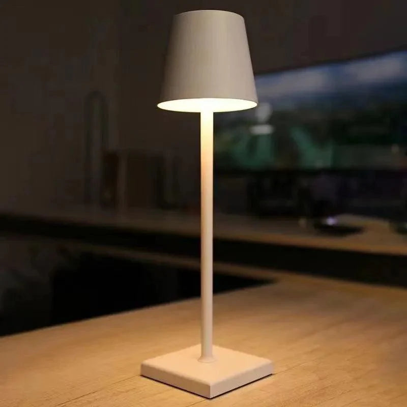 Luminária de Mesa Sem Fio Dimerizável - Iluminação Moderna e Prática