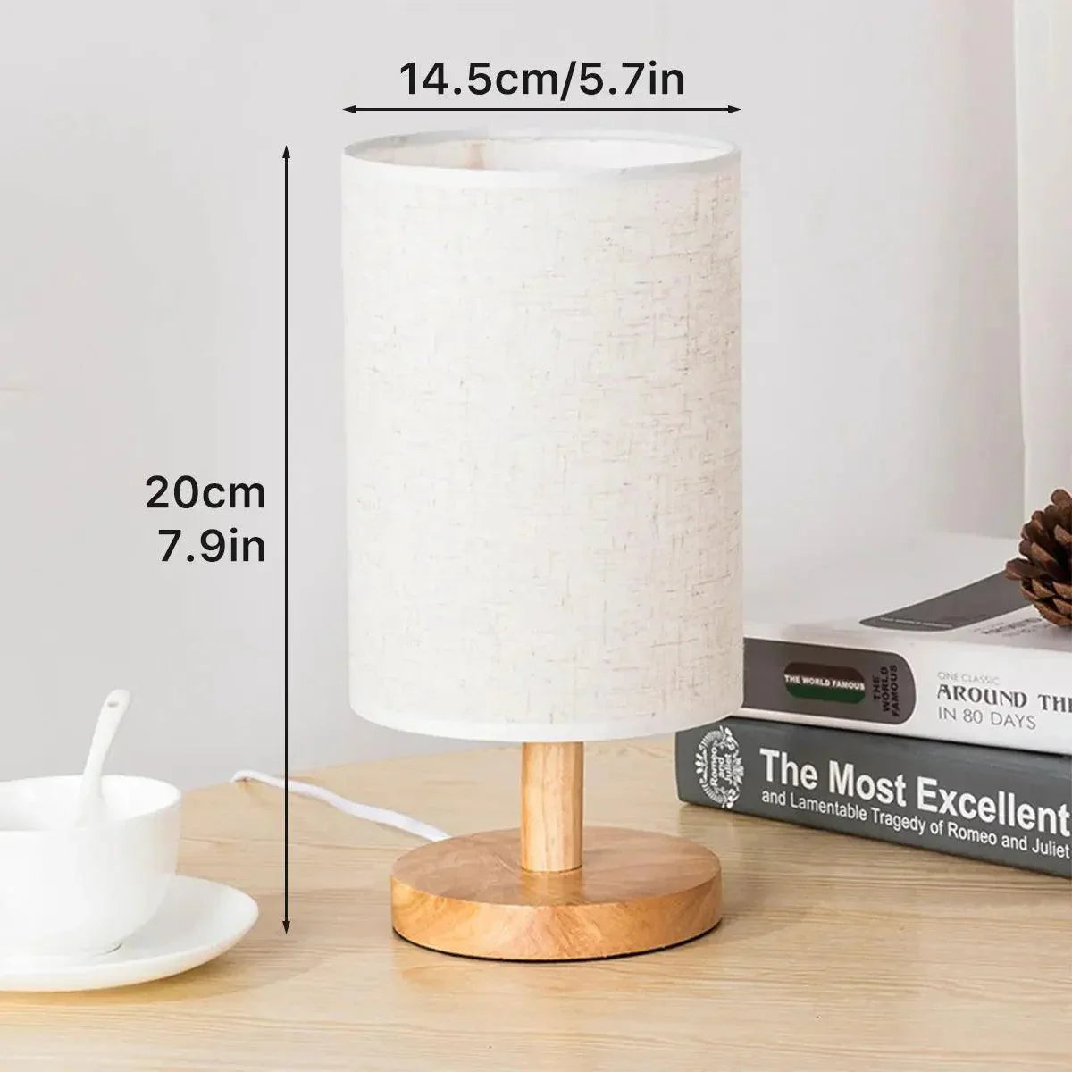 Luminária de Mesa com Cúpula de Linho - Iluminação Elegante para Escritório e Sala