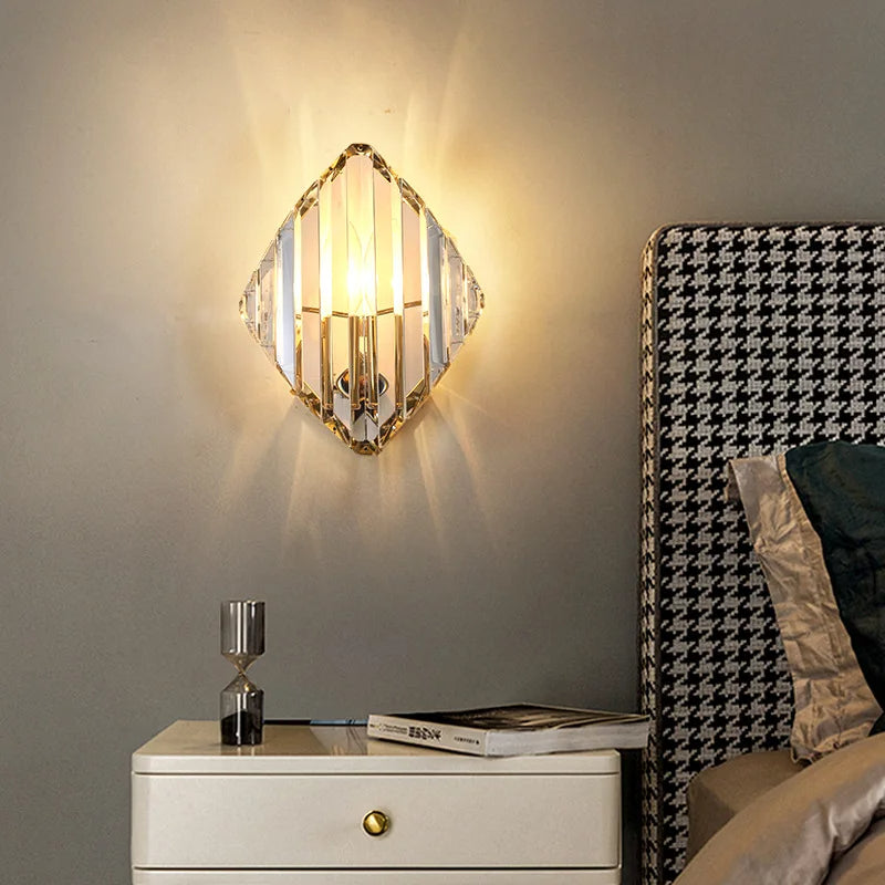Luminária de Parede Interna Moderna com Cristais Brilhantes - Iluminação Elegante para Ambientes
