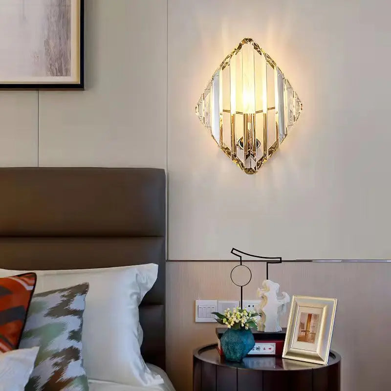 Luminária de Parede Interna Moderna com Cristais Brilhantes - Iluminação Elegante para Ambientes