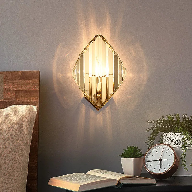 Luminária de Parede Interna Moderna com Cristais Brilhantes - Iluminação Elegante para Ambientes