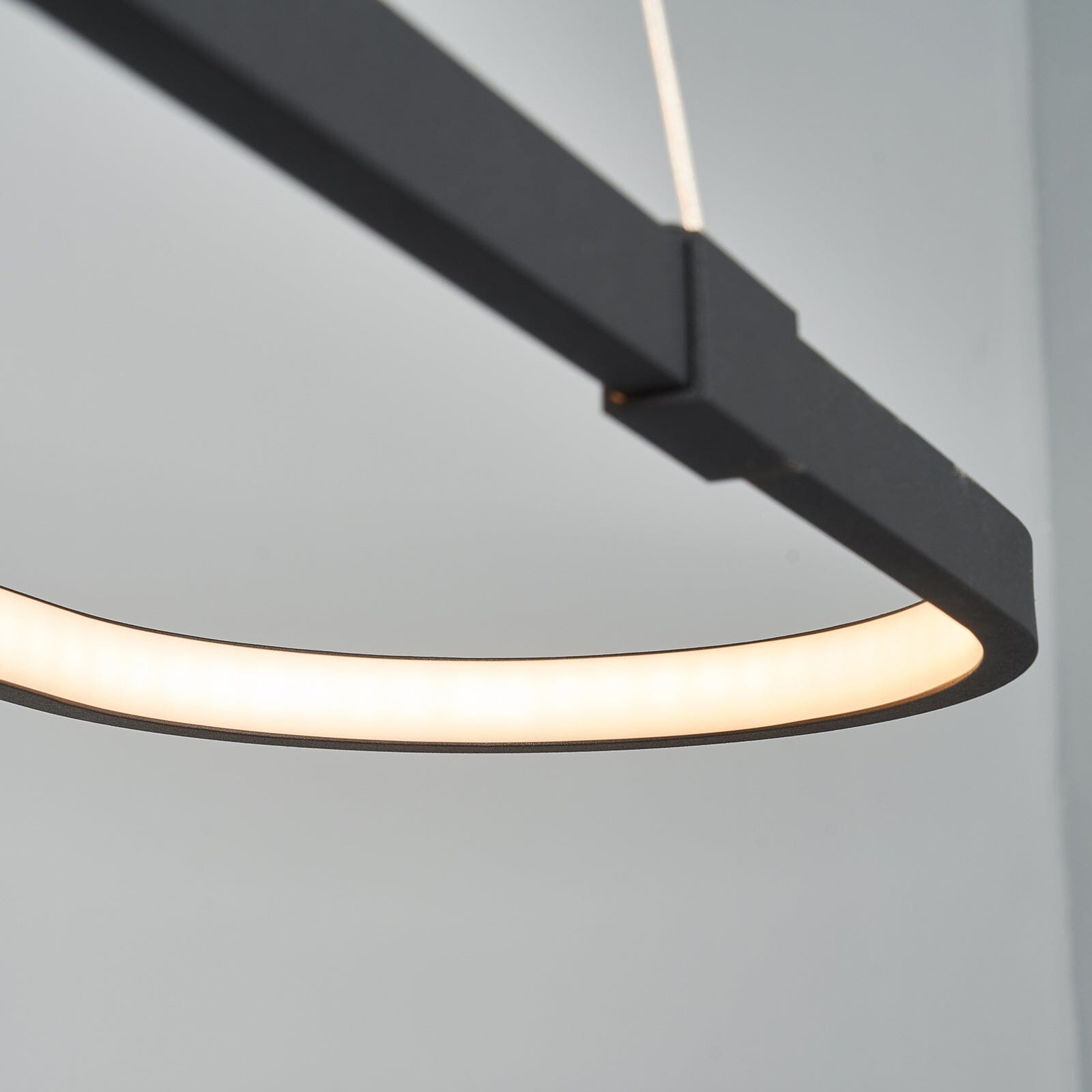 Lustre Pendente Moderno com Controle Remoto - Modelo Vallbona