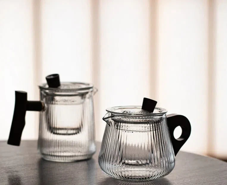 Mini Bule Canelado com Infusor para Chá - Design Elegante e Funcional