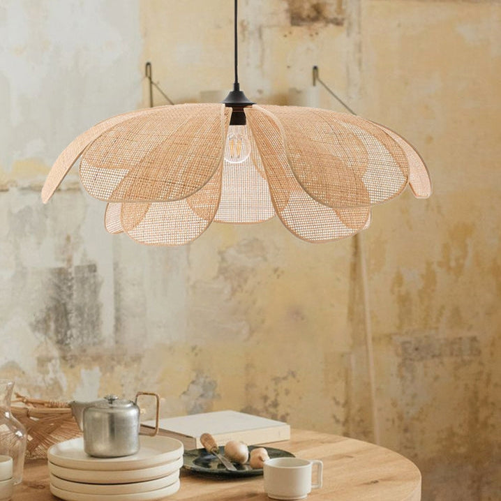 Pendente Rústico de Rattan em Forma de Pétala - Luminária Decorativa