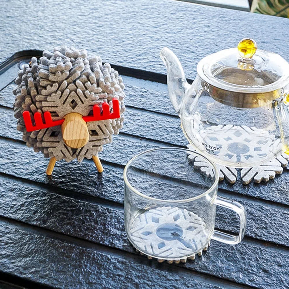 Porta Copo Nórdico com Design de Ovelha e Rena - Acessório Decorativo para Mesa