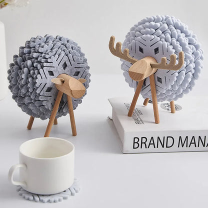 Porta Copo Nórdico com Design de Ovelha e Rena - Acessório Decorativo para Mesa