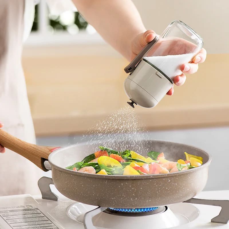 Saleiro Porta Sal e Temperos com Medidor - Utensílio de Cozinha Prático