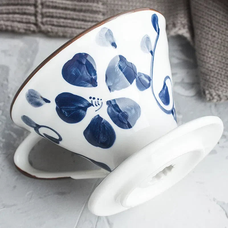 Suporte de Filtro V60 em Cerâmica Artesanal Pintada à Mão
