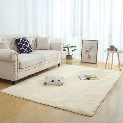 Tapete Felpudo Liso Bege para Sala e Quarto - Antiderrapante e Confortável