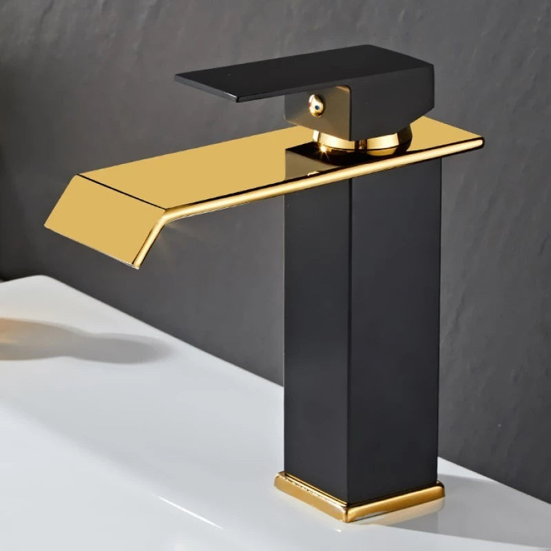 Torneira Monocomando para Banheiro Cascata Preta e Dourada com Bica Baixa Quadrada