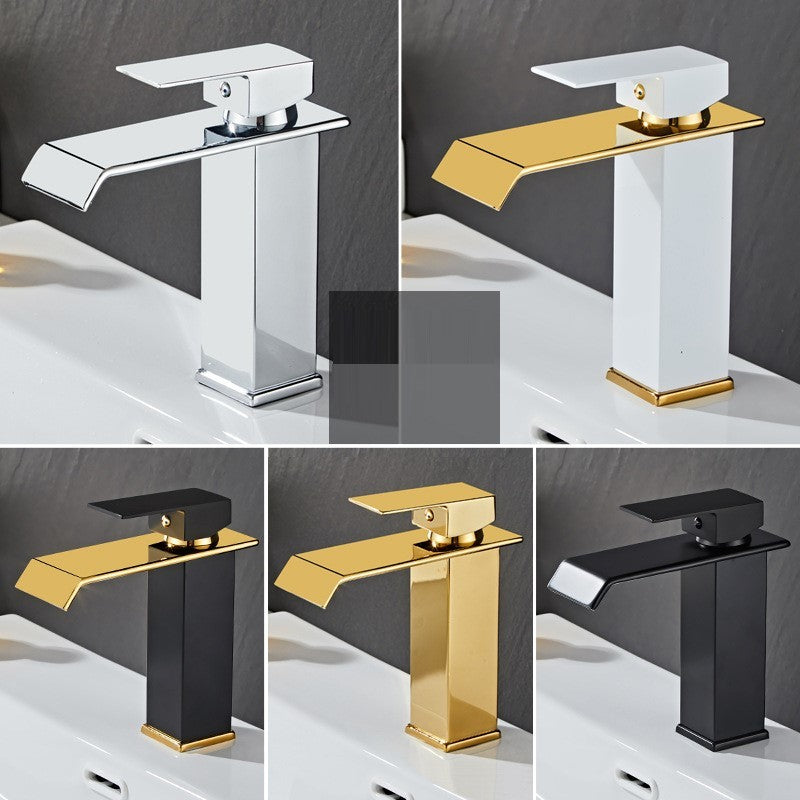 Torneira Monocomando para Banheiro Cascata Preta e Dourada com Bica Baixa Quadrada