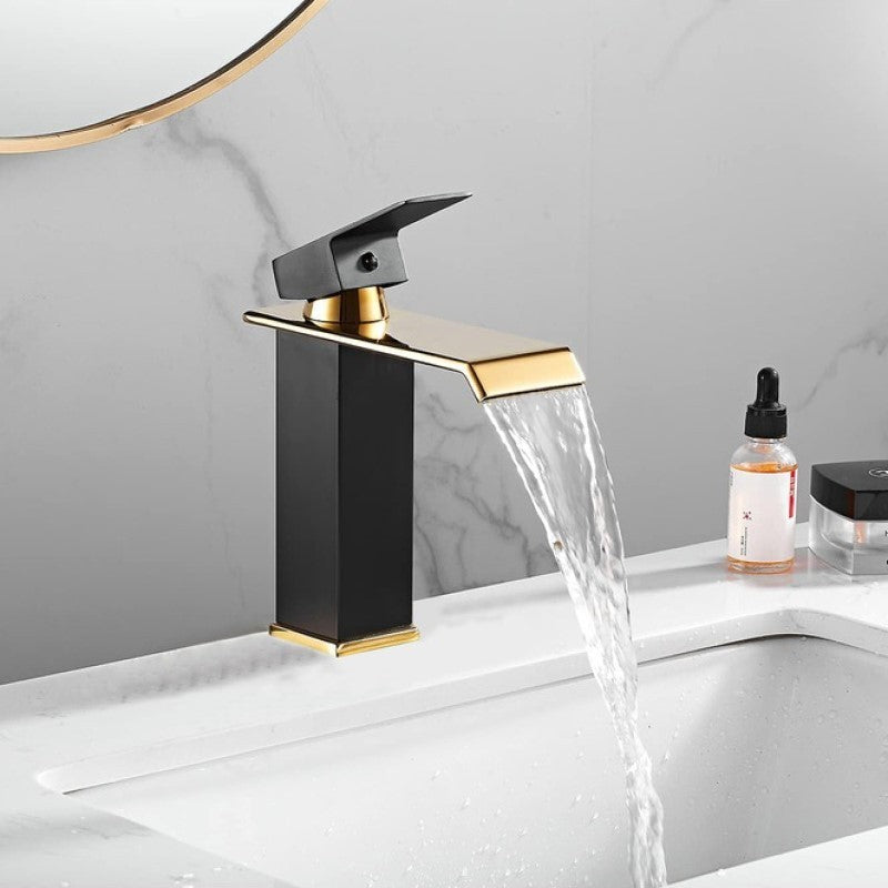 Torneira Monocomando para Banheiro Cascata Preta e Dourada com Bica Baixa Quadrada