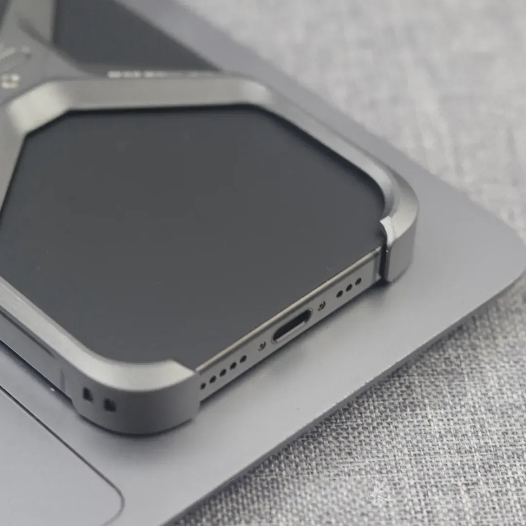 Capa para iPhone em Alumínio Reforçado - Proteção Durável e Estilo Moderno