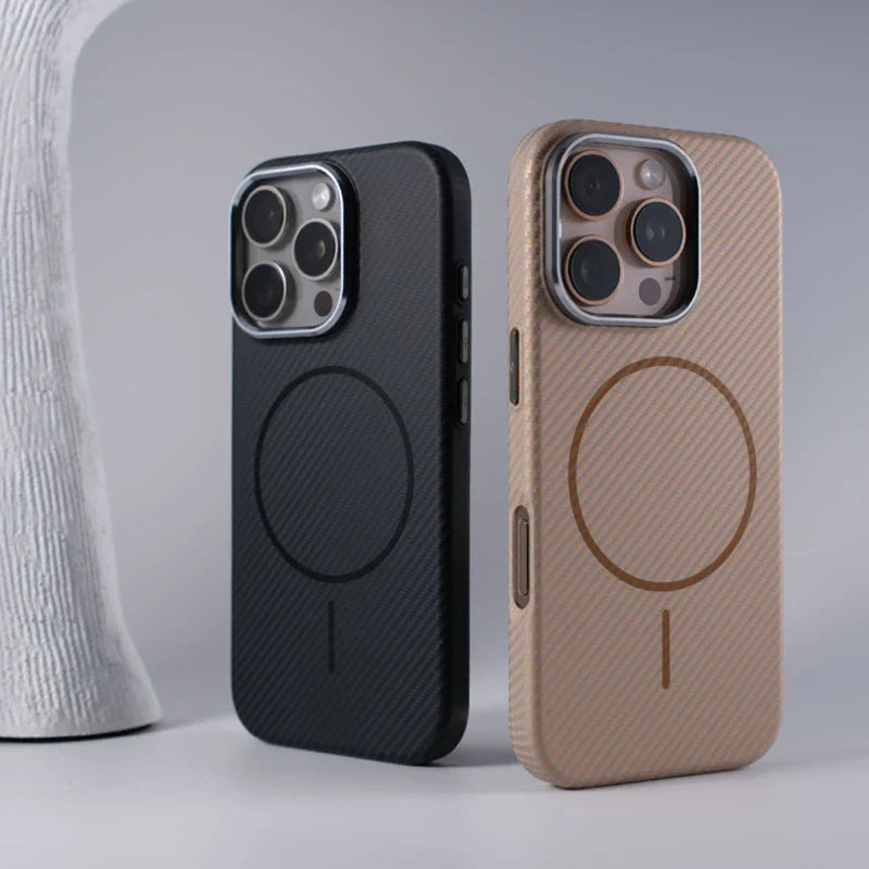 Capinha iPhone Fibra de Carbono Texturizada com Carregamento MagSafe