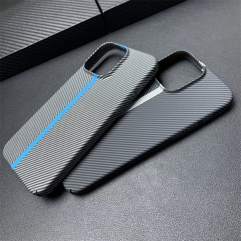 Capinha Minimalista para iPhone em Fibra de Carbono - Estilo e Proteção