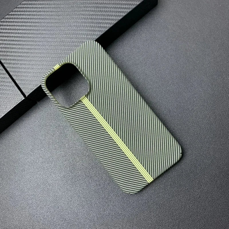 Capinha Minimalista para iPhone em Fibra de Carbono - Estilo e Proteção