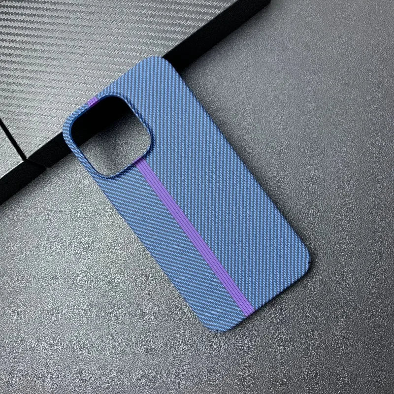 Capinha Minimalista para iPhone em Fibra de Carbono - Estilo e Proteção