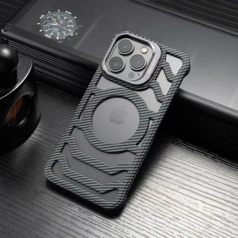 Capinha para iPhone em Carbono com Dissipação de Calor e Compatibilidade MagSafe