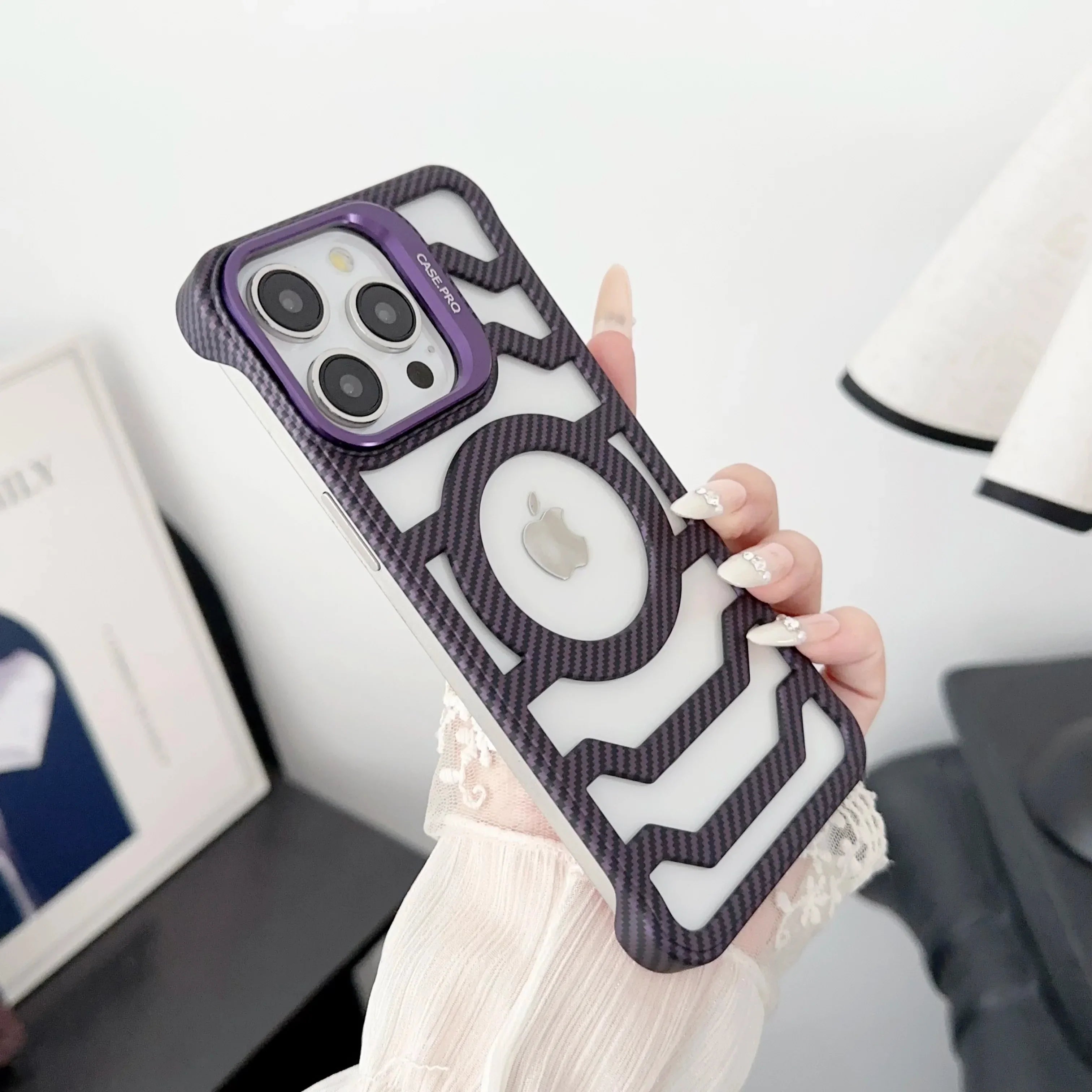 Capinha para iPhone em Carbono com Dissipação de Calor e Compatibilidade MagSafe