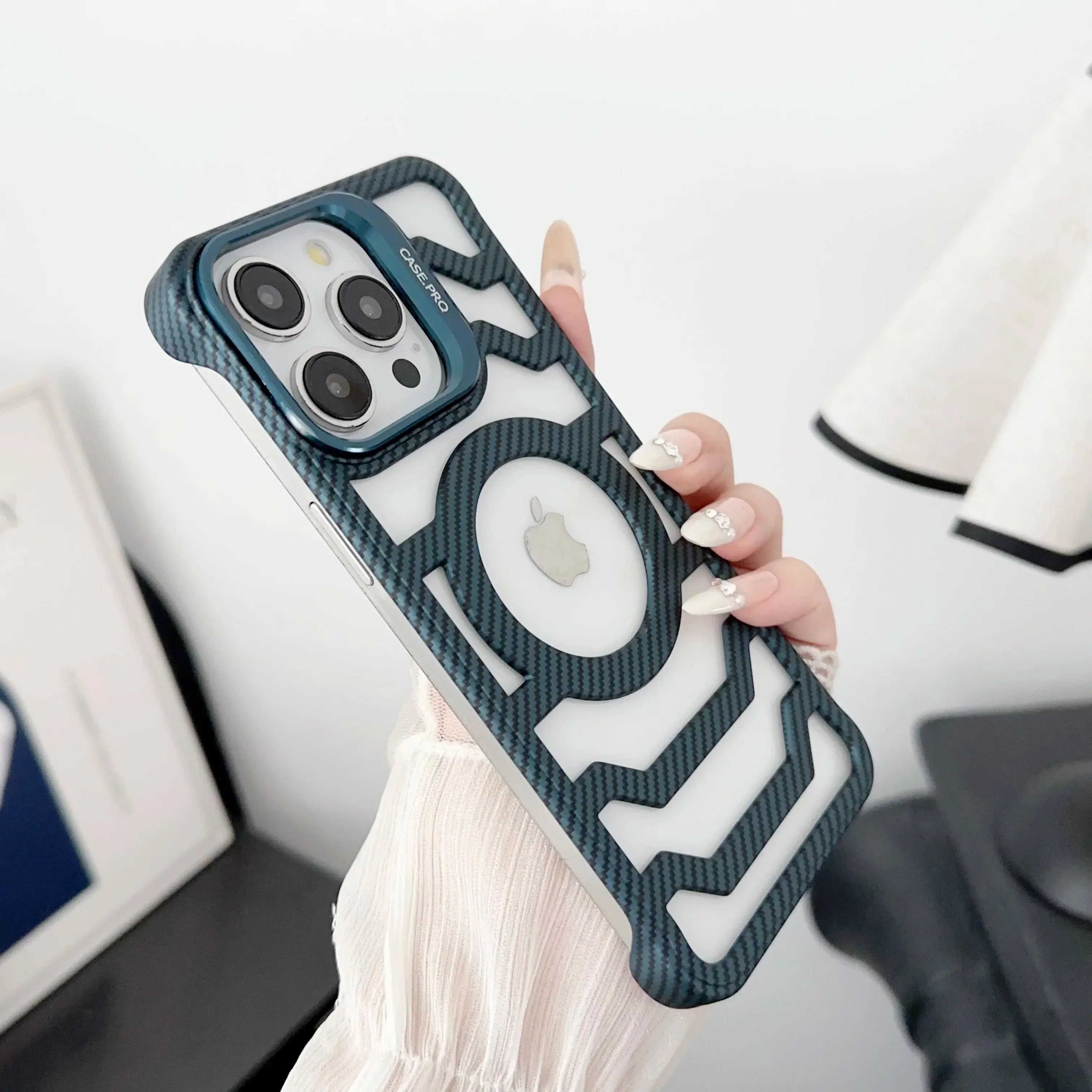 Capinha para iPhone em Carbono com Dissipação de Calor e Compatibilidade MagSafe