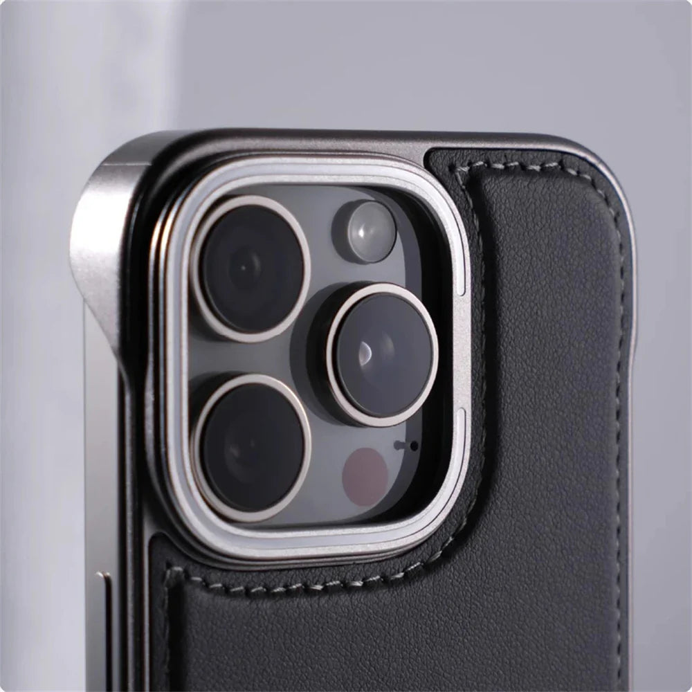 Capinha para iPhone em Couro com Acabamento em Metal Reforçado