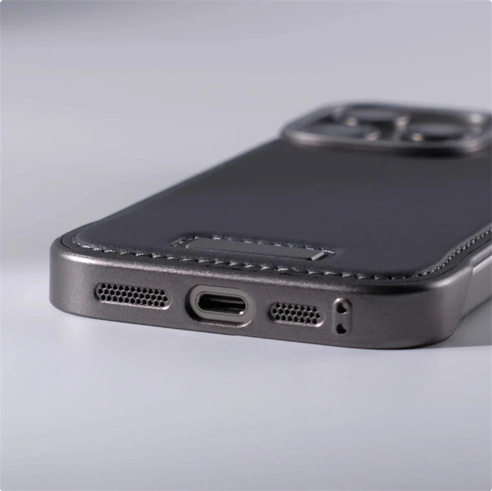 Capinha para iPhone em Couro com Acabamento em Metal Reforçado