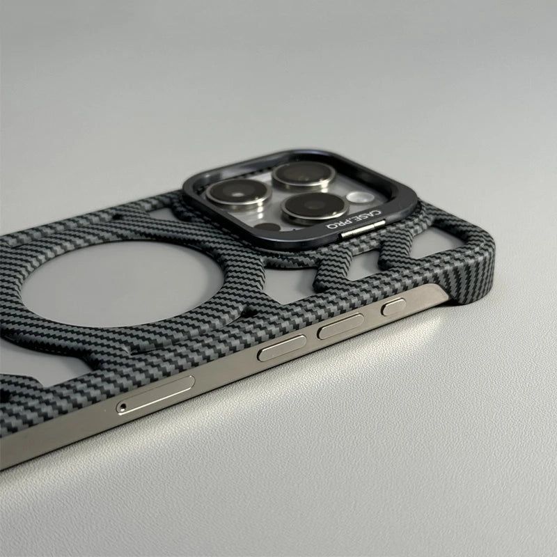 Capinha Slim Carbon para iPhone com Carregamento MagSafe