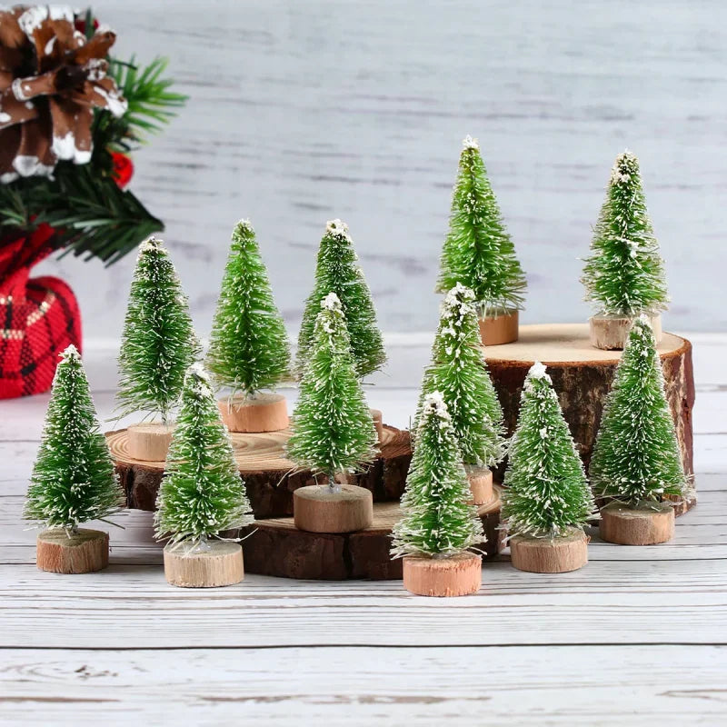 Conjunto de Mini Árvores de Natal em Pinheiro para Decoração Festiva