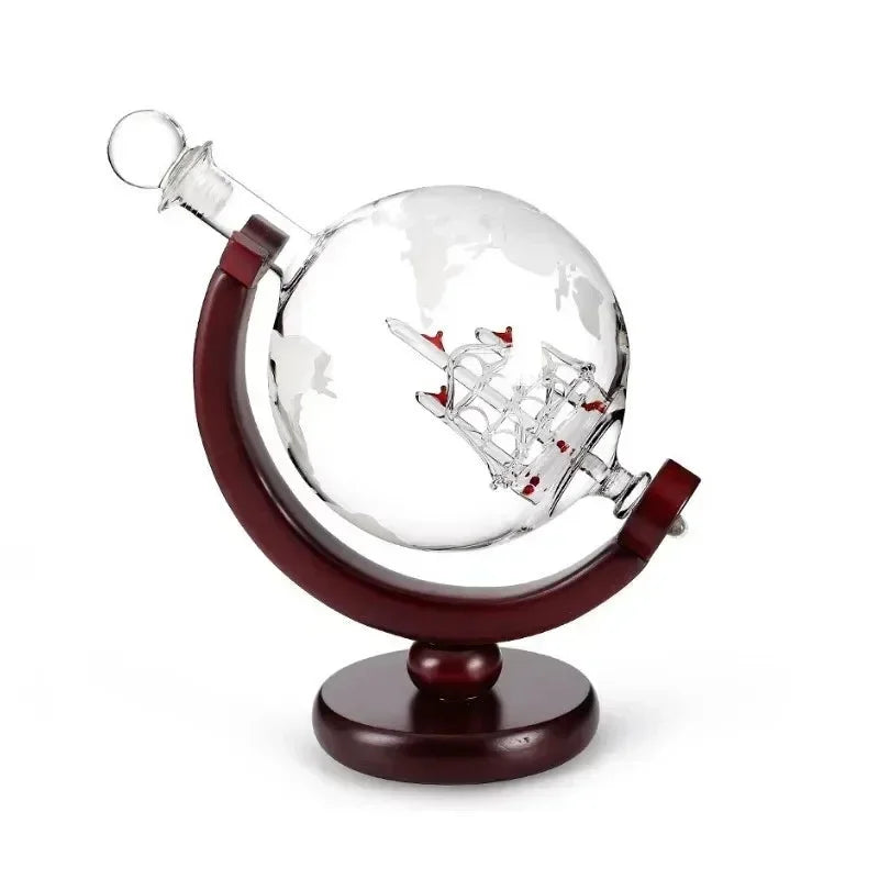 Conjunto Decanter de Vidro em Formato de Globo com Suporte de Madeira e 2 Copos