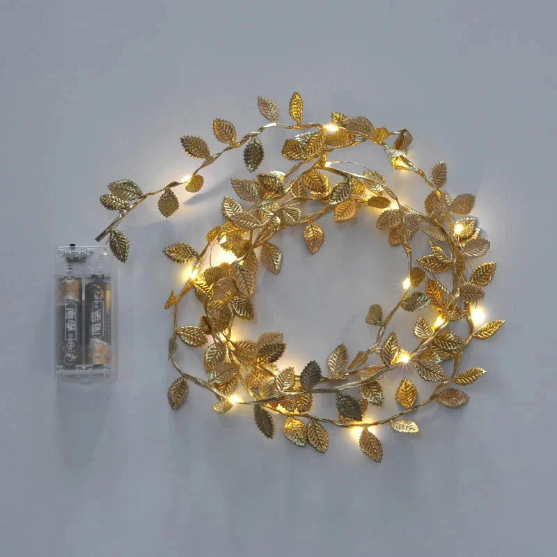 Cordão de Luzes LED Decorativo com Folhas Douradas - Iluminação Festiva