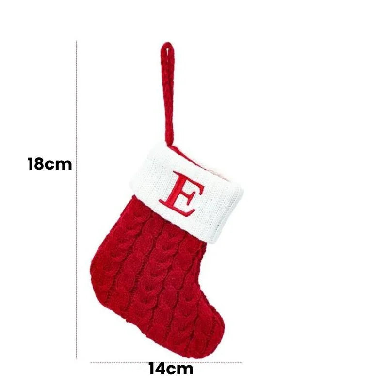 Enfeite de Meias de Natal com Letras do Alfabeto - Decoração Festiva Personalizada