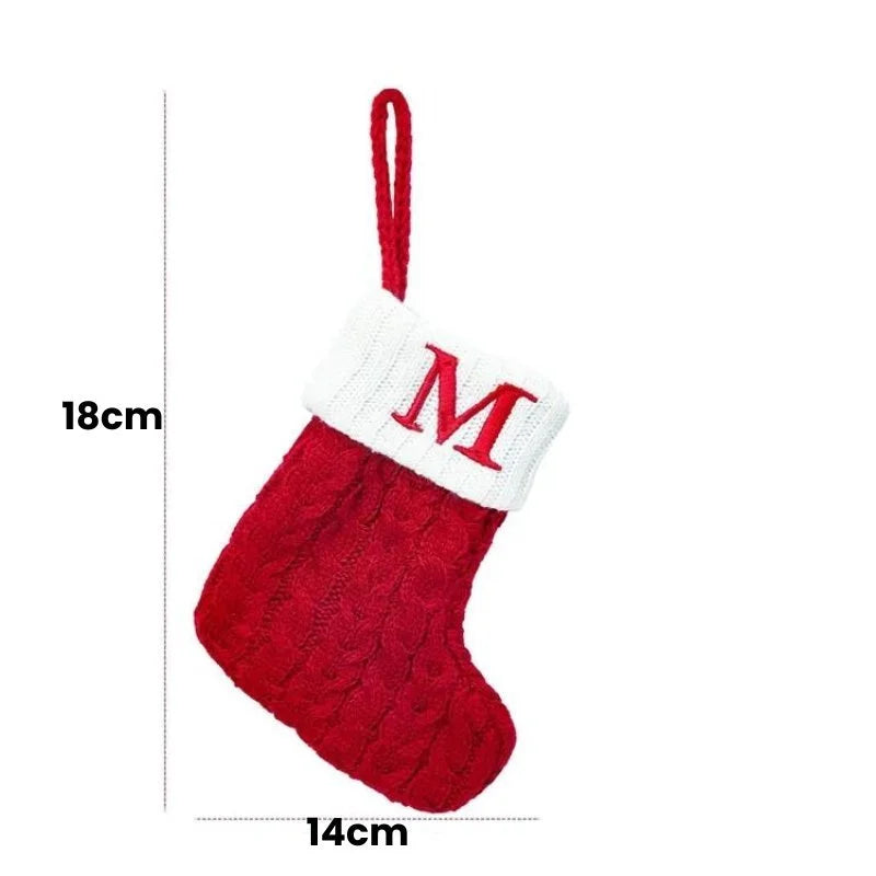Enfeite de Meias de Natal com Letras do Alfabeto - Decoração Festiva Personalizada