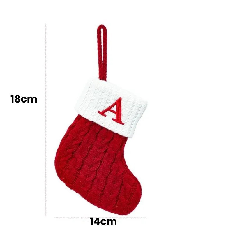Enfeite de Meias de Natal com Letras do Alfabeto - Decoração Festiva Personalizada